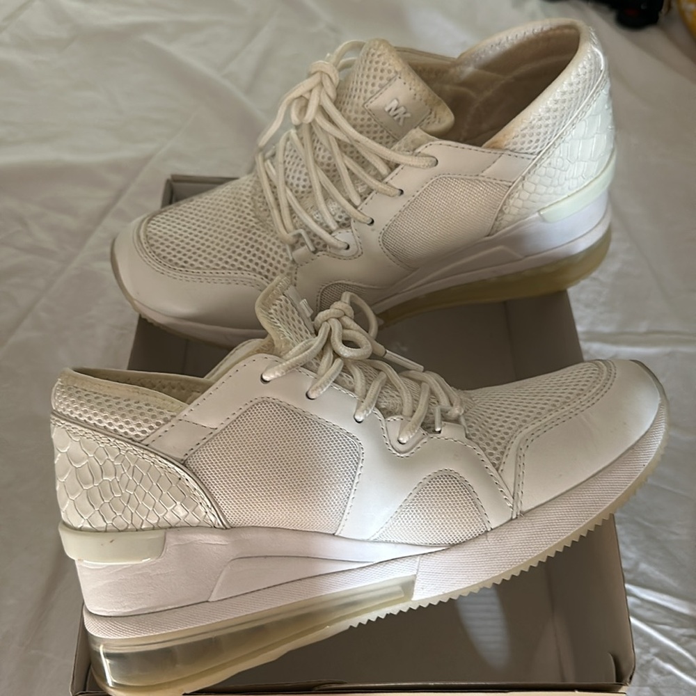 Michael Kors Wedge 6.5